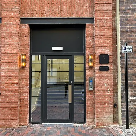 Serene 2 Bedroom Apartment *