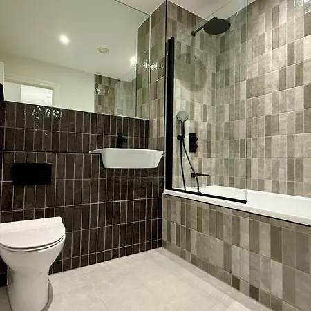 Serene 2 Bedroom Apartment Birmingham