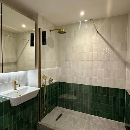 Serene 2 Bedroom Apartment *